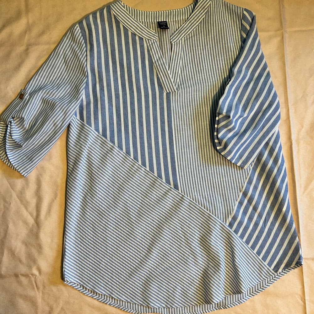 Elegant Blue Striped Blouse